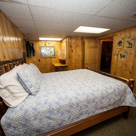 Log Cabin Lodge & Suites Jones Mills Exteriör bild