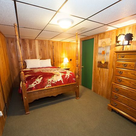 Log Cabin Lodge & Suites Jones Mills Exteriör bild