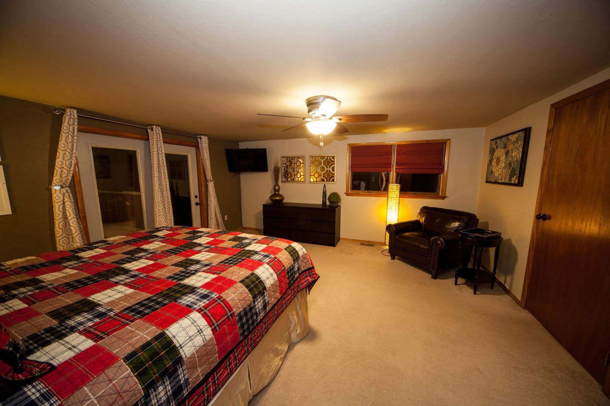 Log Cabin Lodge & Suites Jones Mills Exteriör bild