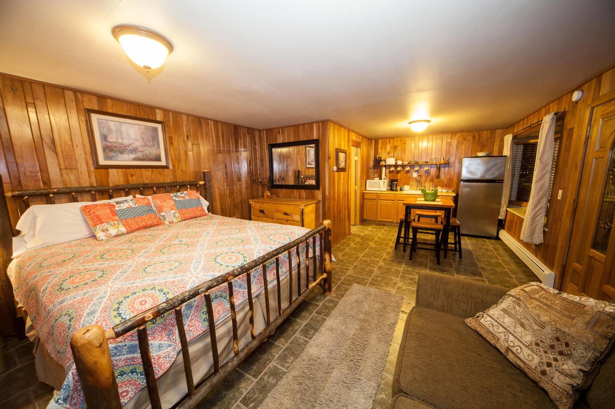 Log Cabin Lodge & Suites Jones Mills Exteriör bild