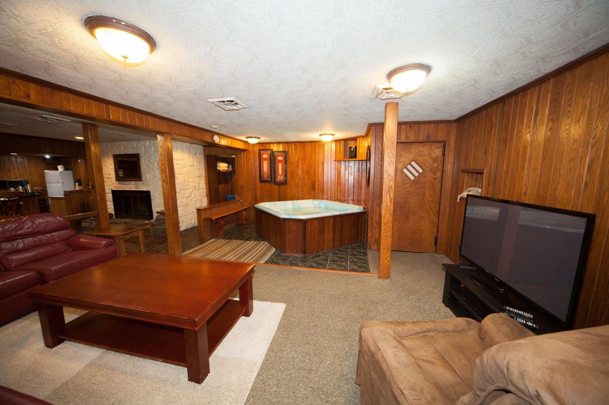 Log Cabin Lodge & Suites Jones Mills Exteriör bild