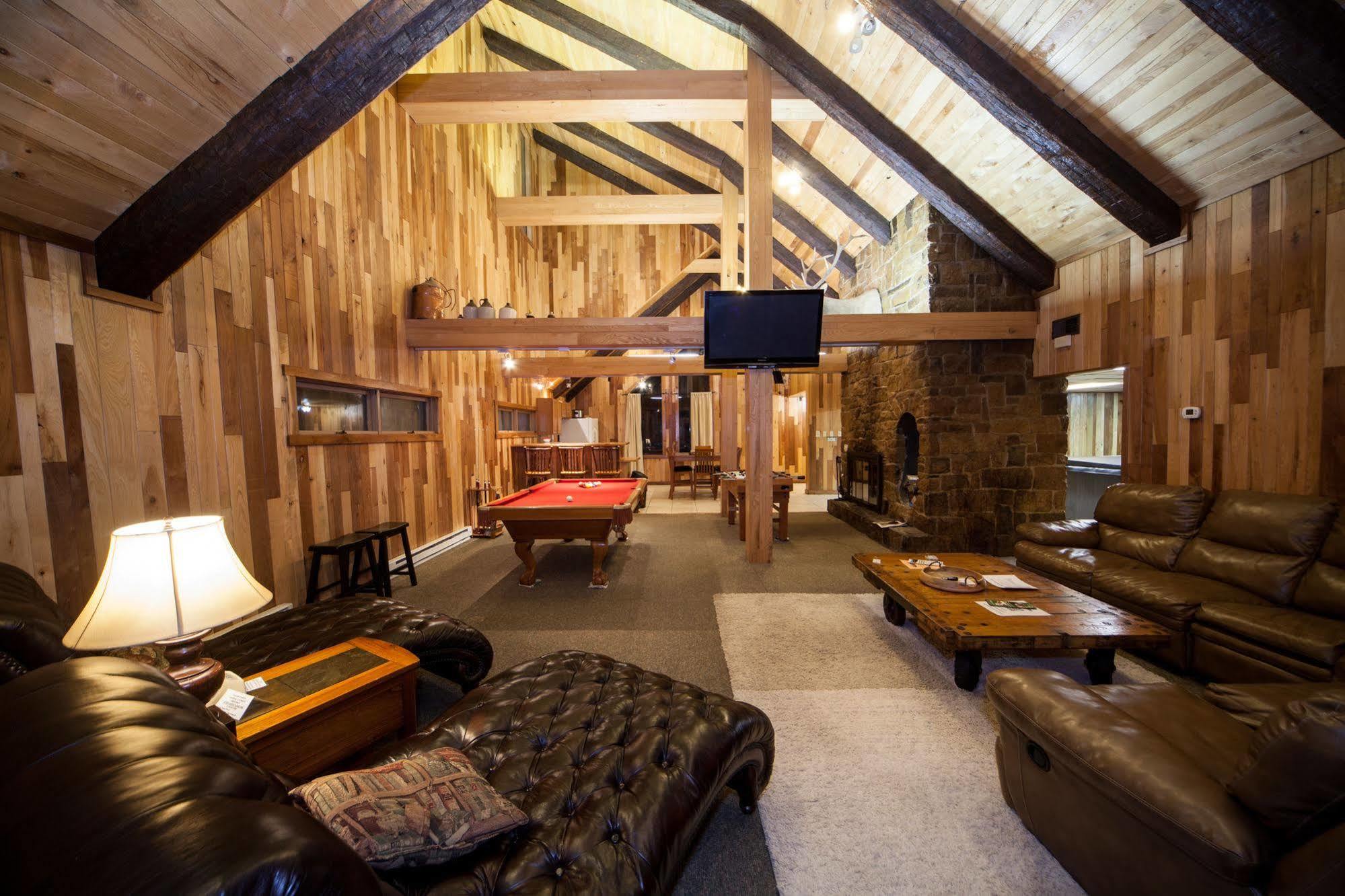 Log Cabin Lodge & Suites Jones Mills Exteriör bild
