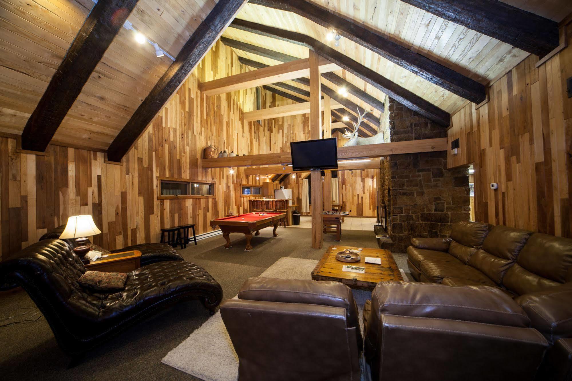 Log Cabin Lodge & Suites Jones Mills Exteriör bild