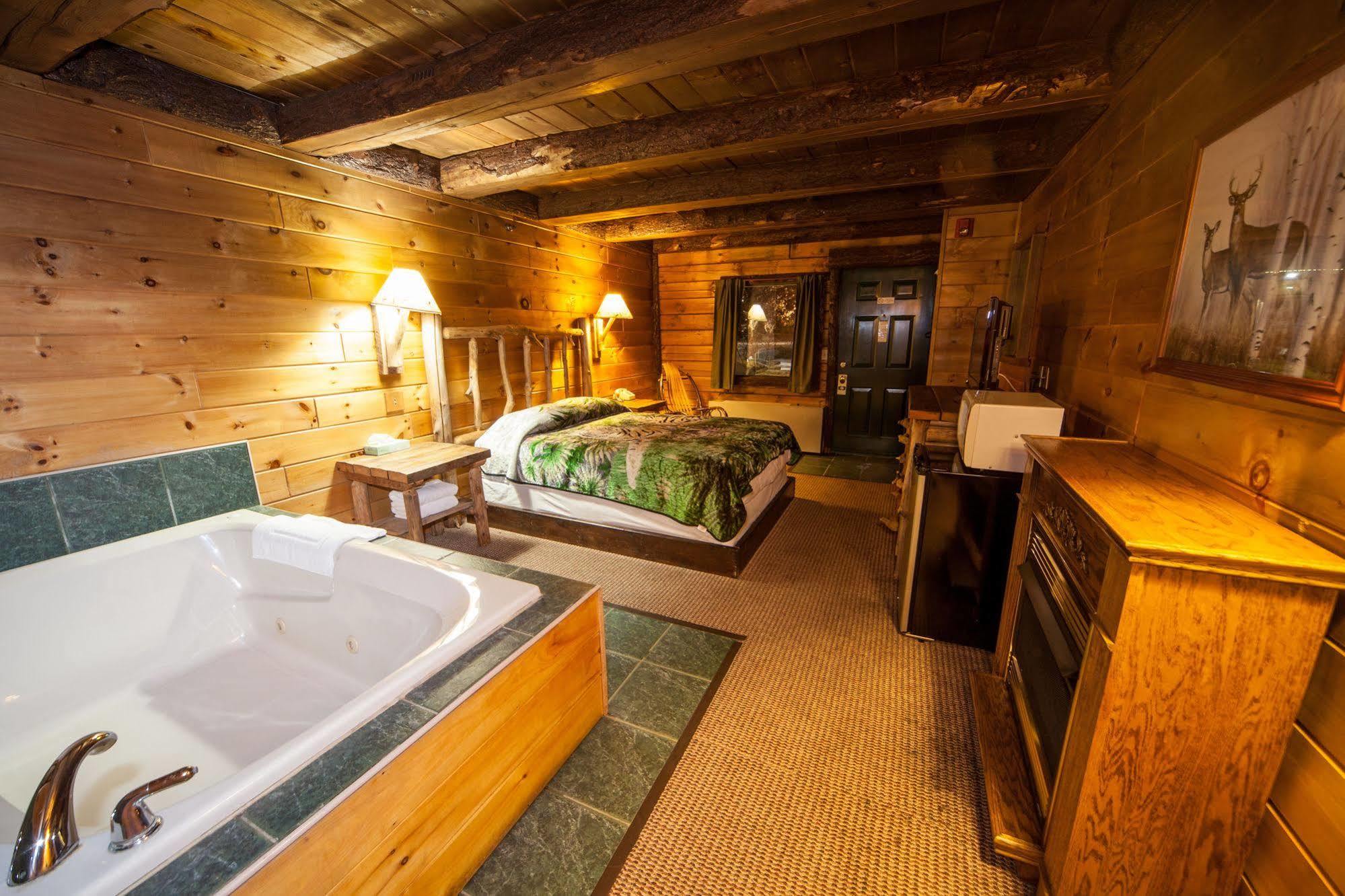 Log Cabin Lodge & Suites Jones Mills Exteriör bild