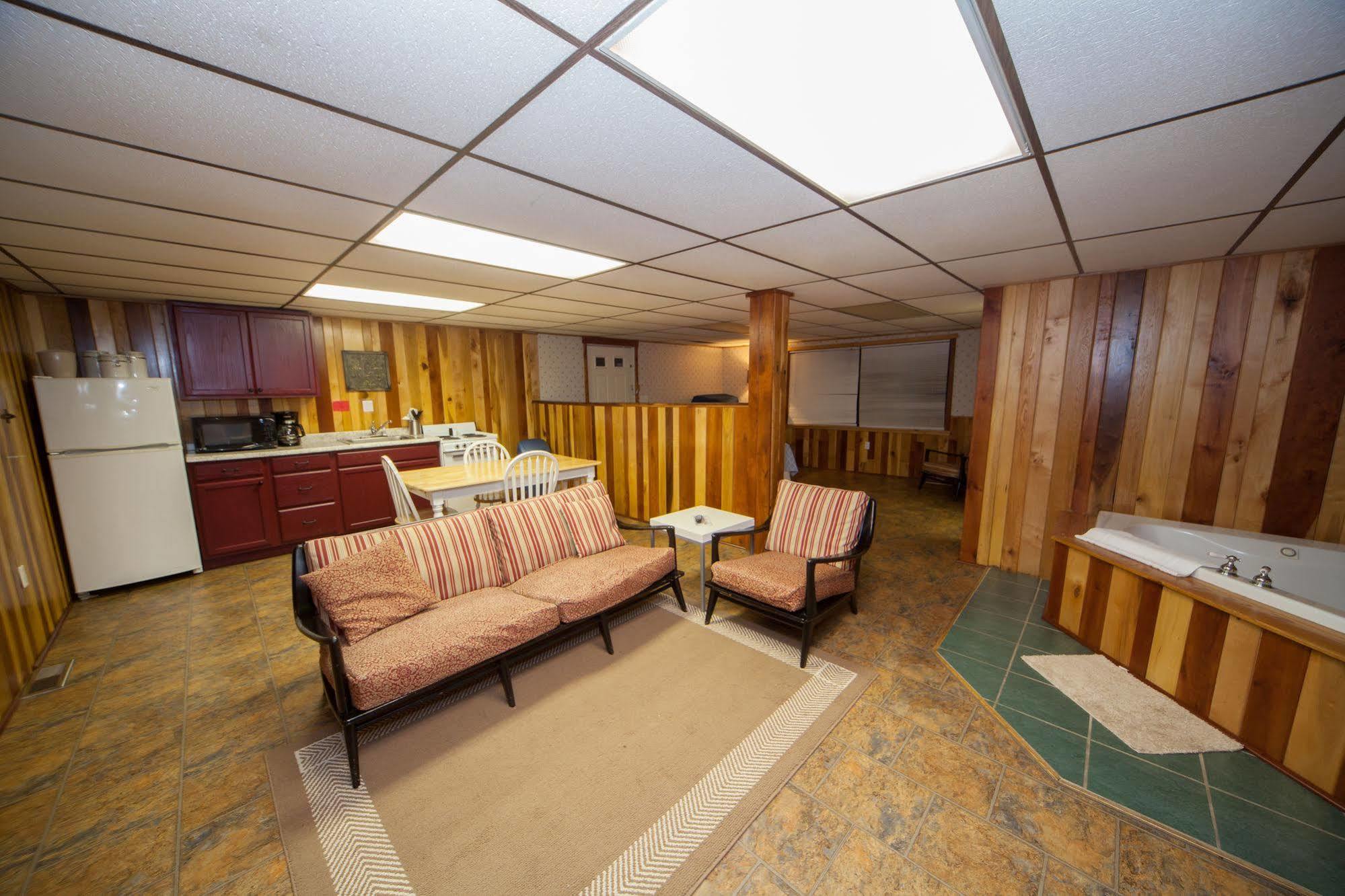 Log Cabin Lodge & Suites Jones Mills Exteriör bild