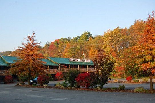 Log Cabin Lodge & Suites Jones Mills Exteriör bild
